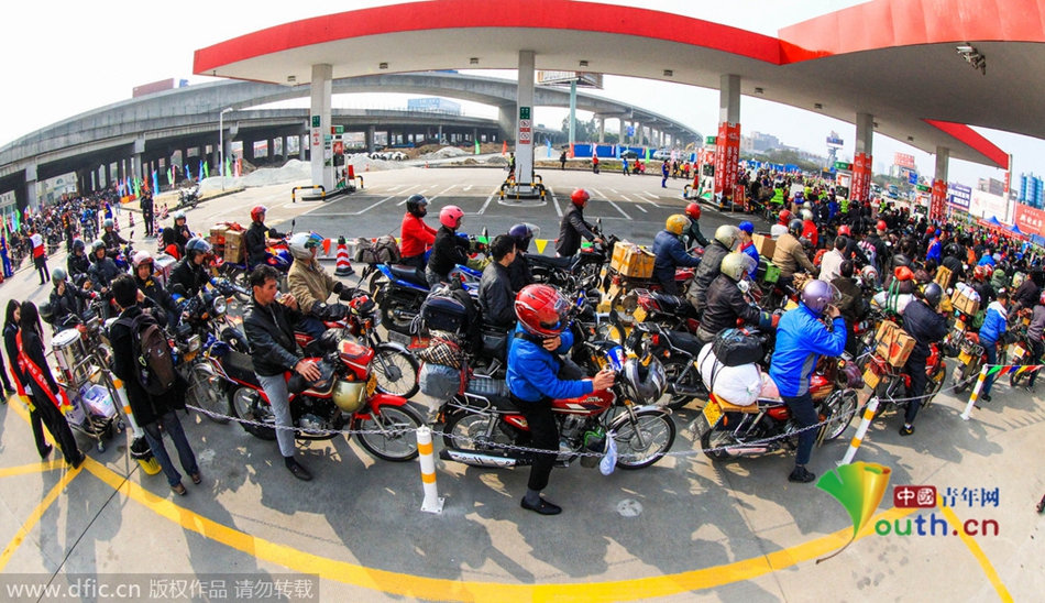 今年廣東、廣西兩省共193座中石化油站將為返鄉(xiāng)車主提供“6+X”免費服務，并將為1萬名“返鄉(xiāng)摩騎”免