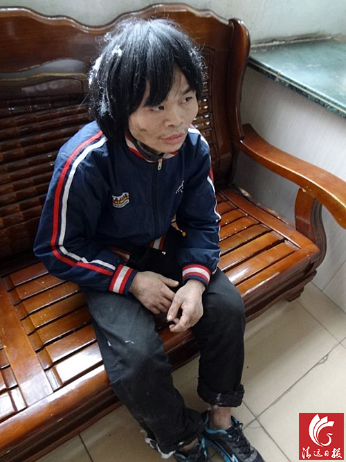 1997年16歲時(shí)被“杜某”以招工名義帶離家鄉(xiāng)關(guān)押干活至今。