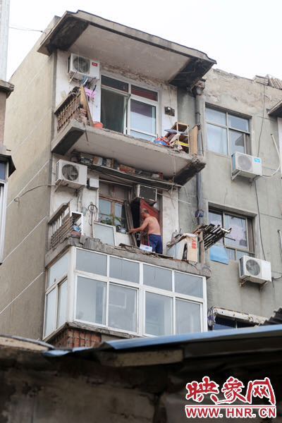 據(jù)了解，該棟房屋建造于1986年，距今已經(jīng)30年。