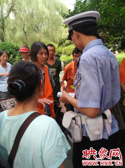 令人憤怒的是，這名老太太竟然報(bào)警說“她被環(huán)衛(wèi)工打了”