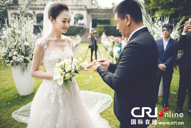 李小冉比利時辦婚禮 朱丹、鐘欣潼、應采兒做伴娘
