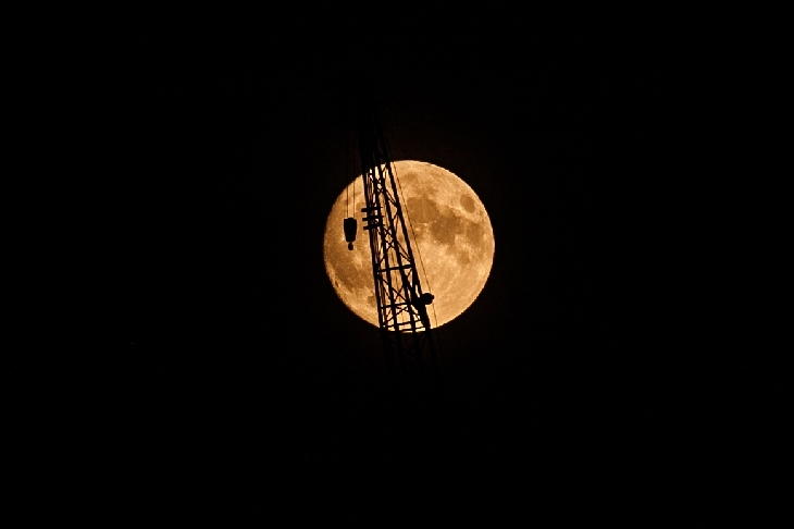 68年來最大！今晚夜空上演超級(jí)月亮