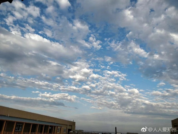 又被鄭州的藍(lán)天刷屏！隨便一拍就是手機壁紙