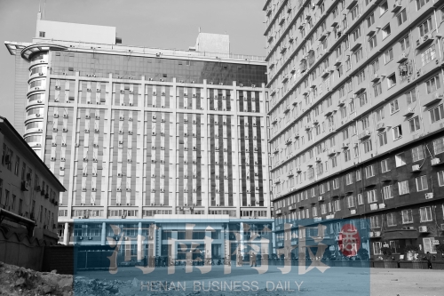 因購(gòu)房尾款沒有交齊，鄭州一小區(qū)多戶業(yè)主的生活用水被停掉，有的連續(xù)半個(gè)月沒水吃。