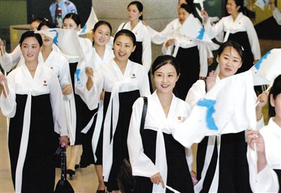 2005年9月，結(jié)束亞洲田徑錦標(biāo)賽之行的朝鮮拉拉隊(duì)。