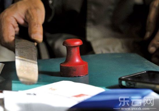 陶云江說起自己的女兒、家庭和現(xiàn)在的狀況時幾度哽咽