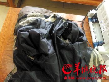 年邁體弱，一些老人家中衣物多年未洗，又舊又破