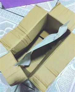 拼多多團(tuán)購面膜，結(jié)果送來一個(gè)空盒、一張紙條。