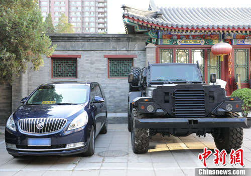輕型聯(lián)合越野戰(zhàn)力與別克GL8商務(wù)MPV車對比。張龍云攝