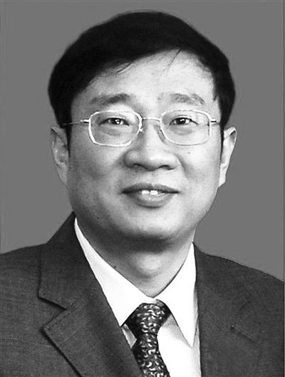 殲-15飛機研制現(xiàn)場總指揮羅陽，因突發(fā)急性心梗殉職，享年51歲