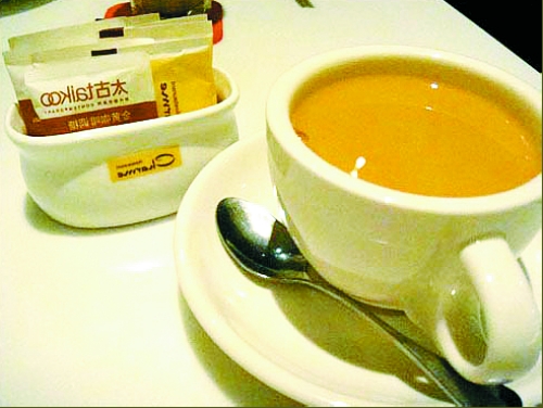 奶茶喝著沒奶味 街頭奶茶其實(shí)不含奶?！