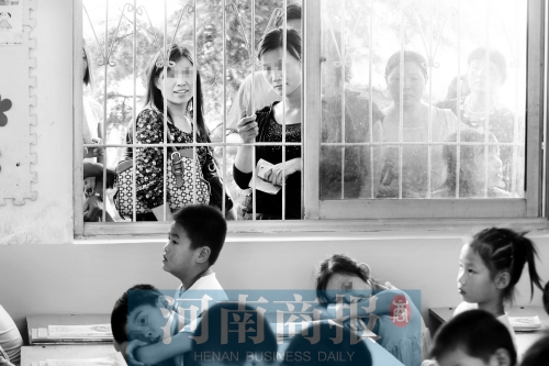 家長們都想讓孩子上個好學校、好班級，但也應根據(jù)實際情況，選擇最合適的