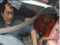 司機(jī)車禍致電老婆：如果腿斷了你還愛(ài)我不？