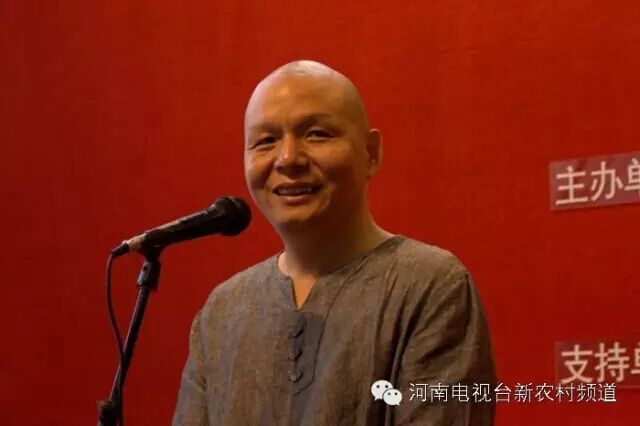 書畫家協(xié)會副主席，中國書畫家協(xié)會會員，河南省青年書法家，蘆荻
