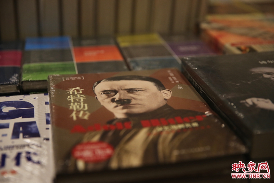 書店內(nèi)的書。