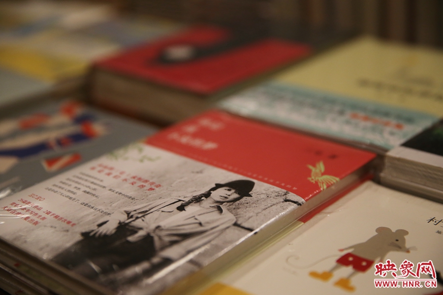 書店內(nèi)的書。