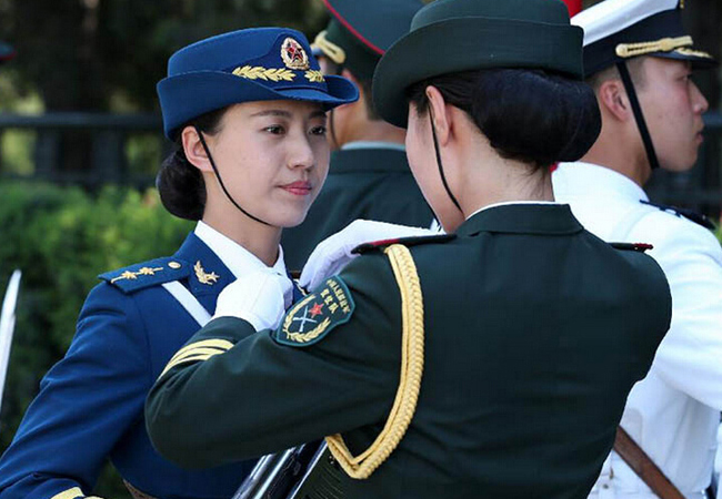 女儀仗兵,這才是2014年真正的女神！