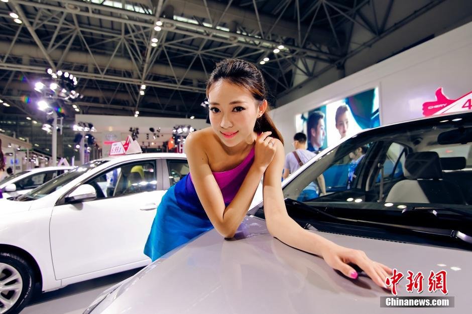 福州國際車展開幕 眾車?！盃幤娑菲G”